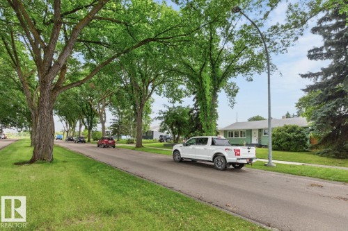 6807 101A Avenue Nw, Edmonton, AB - Outdoor