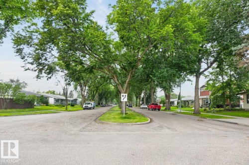6807 101A Avenue Nw, Edmonton, AB - Outdoor