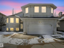 1054 ORMSBY Crescent NW  Edmonton, AB T5T 6J5