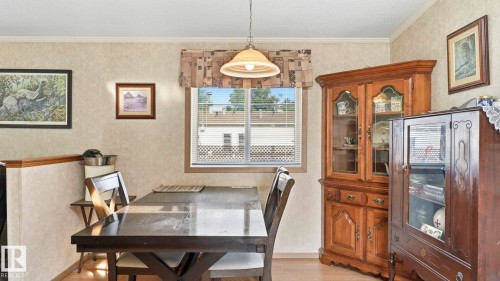 44 Keyhole Crescent Northwest, Edmonton, AB - Indoor Photo Showing Dining Room
