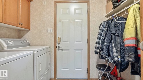 44 Keyhole Crescent Northwest, Edmonton, AB - Indoor Photo Showing Laundry Room