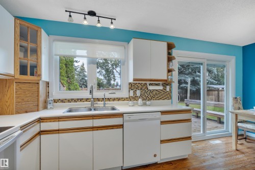 7416 33 Avenue Nw, Edmonton, AB - Indoor Photo Showing Kitchen With Double Sink