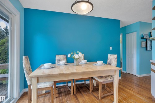 7416 33 Avenue Nw, Edmonton, AB - Indoor Photo Showing Dining Room