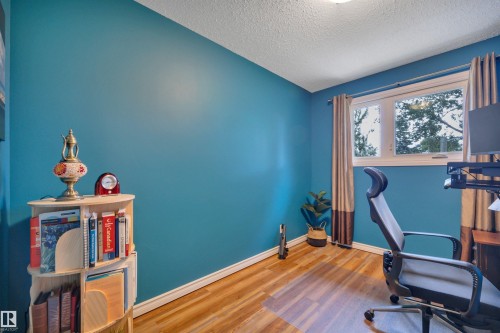 7416 33 Avenue Nw, Edmonton, AB - Indoor