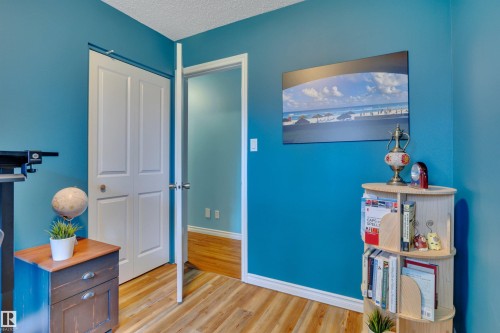 7416 33 Avenue Nw, Edmonton, AB - Indoor