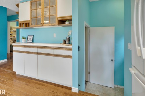 7416 33 Avenue Nw, Edmonton, AB - Indoor Photo Showing Other Room