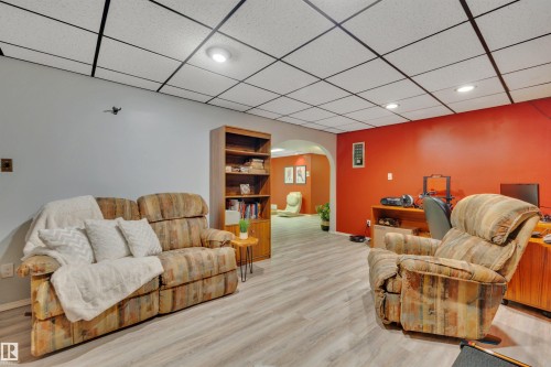 7416 33 Avenue Nw, Edmonton, AB - Indoor