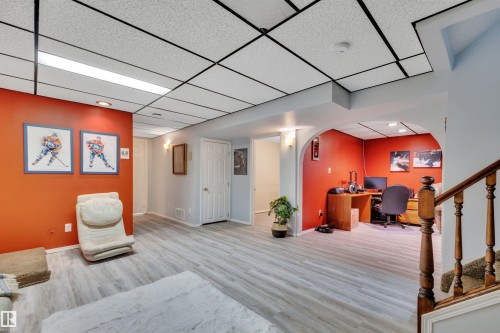 7416 33 Avenue Nw, Edmonton, AB - Indoor Photo Showing Other Room