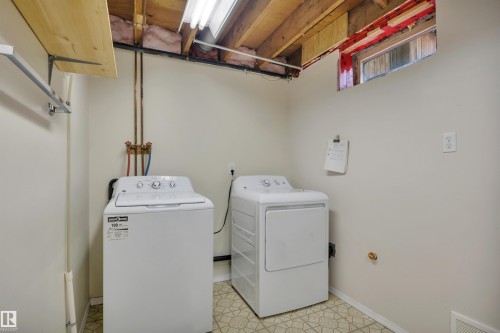 7416 33 Avenue Nw, Edmonton, AB - Indoor Photo Showing Laundry Room