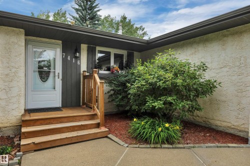 7416 33 Avenue Nw, Edmonton, AB - Outdoor