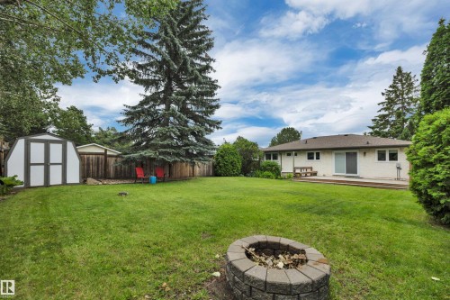 7416 33 Avenue Nw, Edmonton, AB - Outdoor With Backyard