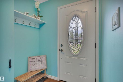 7416 33 Avenue Nw, Edmonton, AB - Indoor Photo Showing Other Room