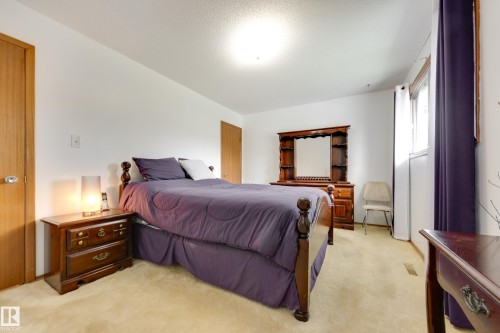 7 Strathcona Place, Sherwood Park, AB - Indoor Photo Showing Bedroom