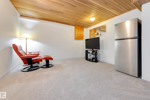 7 Strathcona Place, Sherwood Park, AB - Indoor Photo Showing Other Room