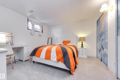 7 Strathcona Place, Sherwood Park, AB - Indoor Photo Showing Bedroom