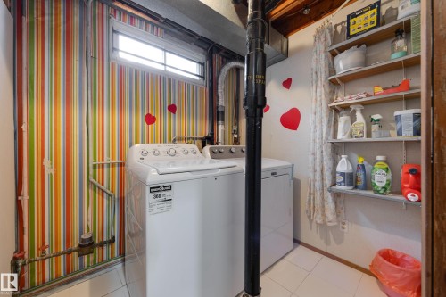 7 Strathcona Place, Sherwood Park, AB - Indoor Photo Showing Laundry Room