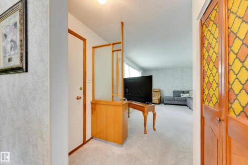 7 Strathcona Place, Sherwood Park, AB - Indoor Photo Showing Other Room