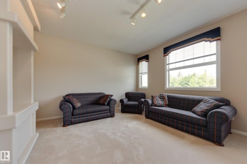 11503 15 Avenue Nw, Edmonton, AB - Indoor Photo Showing Living Room