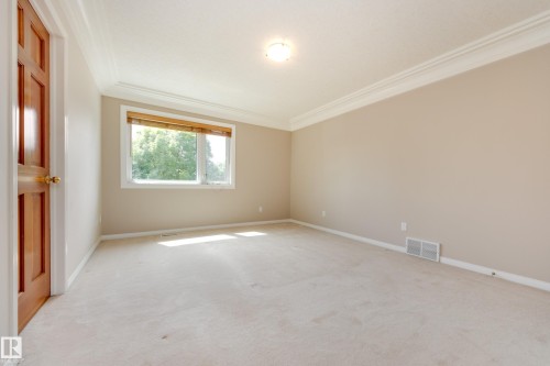 11503 15 Avenue Nw, Edmonton, AB - Indoor Photo Showing Other Room