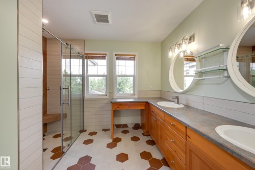 11503 15 Avenue Nw, Edmonton, AB - Indoor Photo Showing Bathroom