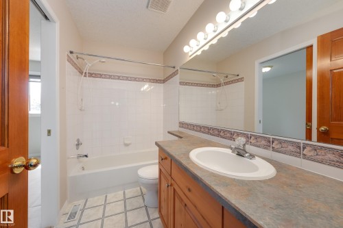 11503 15 Avenue Nw, Edmonton, AB - Indoor Photo Showing Bathroom