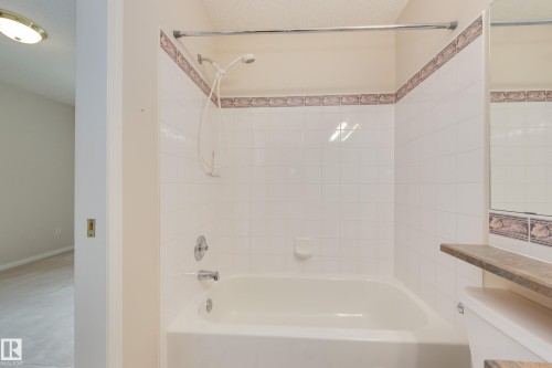 11503 15 Avenue Nw, Edmonton, AB - Indoor Photo Showing Bathroom