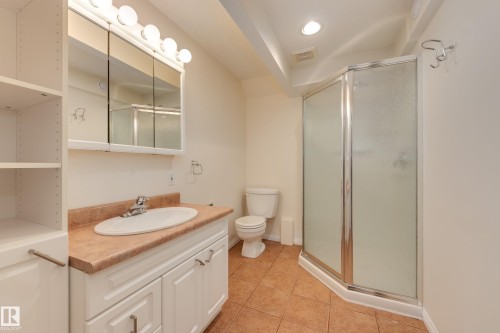 11503 15 Avenue Nw, Edmonton, AB - Indoor Photo Showing Bathroom