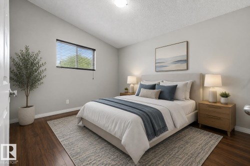 7119 136 Avenue Nw, Edmonton, AB - Indoor Photo Showing Bedroom