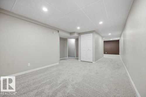 7119 136 Avenue Nw, Edmonton, AB - Indoor