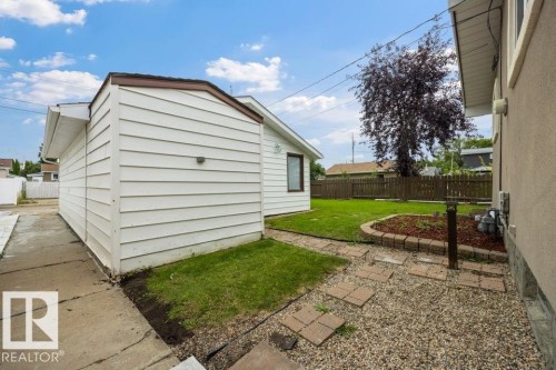 7119 136 Avenue Nw, Edmonton, AB - Outdoor With Exterior