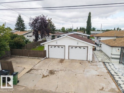 7119 136 Avenue Nw, Edmonton, AB - Outdoor