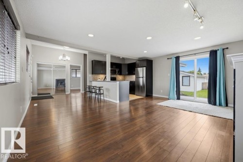7119 136 Avenue Nw, Edmonton, AB - Indoor