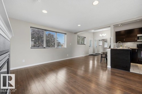 7119 136 Avenue Nw, Edmonton, AB - Indoor Photo Showing Kitchen With Upgraded Kitchen