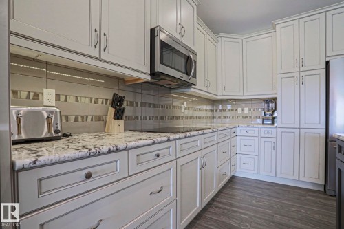 #16 8132 217 St Nw, Edmonton, AB - Indoor Photo Showing Kitchen With Upgraded Kitchen