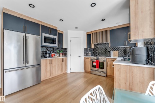 1218 87A Street Sw, Edmonton, AB - Indoor Photo Showing Kitchen With Stainless Steel Kitchen With Upgraded Kitchen