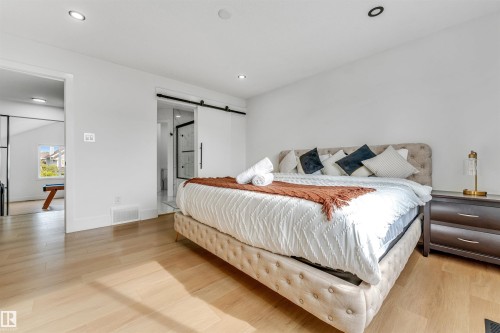 1218 87A Street Sw, Edmonton, AB - Indoor Photo Showing Bedroom