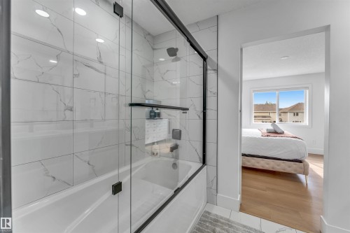 1218 87A Street Sw, Edmonton, AB - Indoor Photo Showing Bathroom