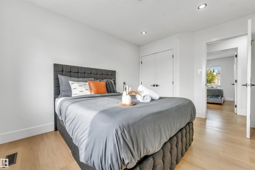 1218 87A Street Sw, Edmonton, AB - Indoor Photo Showing Bedroom