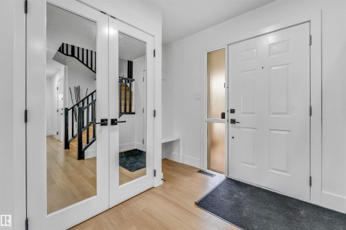 1218 87A Street Sw, Edmonton, AB - Indoor Photo Showing Other Room