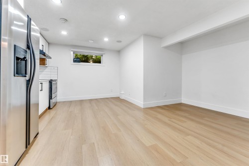 1218 87A Street Sw, Edmonton, AB - Indoor