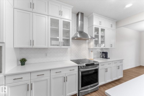 6116 175 Avenue Nw, Edmonton, AB - Indoor Photo Showing Kitchen