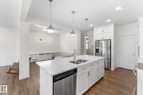 6116 175 Avenue Nw, Edmonton, AB - Indoor Photo Showing Kitchen With Double Sink With Upgraded Kitchen