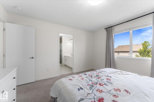 6116 175 Avenue Nw, Edmonton, AB - Indoor Photo Showing Bedroom