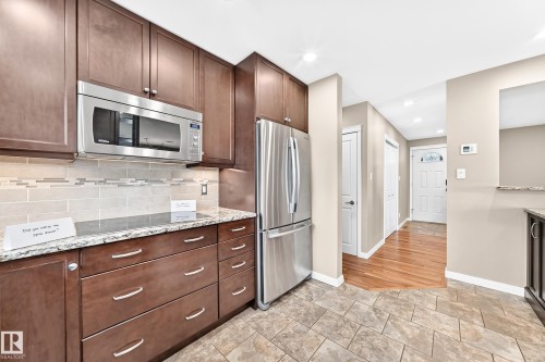 6307 92A Avenue Nw, Edmonton, AB - Indoor Photo Showing Kitchen