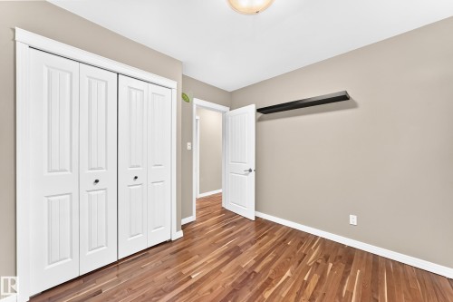 6307 92A Avenue Nw, Edmonton, AB - Indoor Photo Showing Other Room