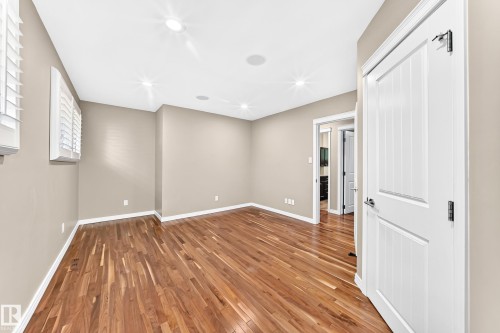 6307 92A Avenue Nw, Edmonton, AB - Indoor Photo Showing Other Room