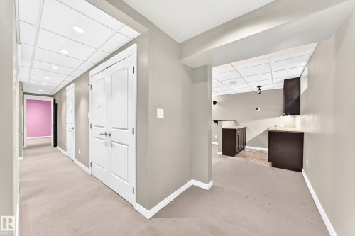 6307 92A Avenue Nw, Edmonton, AB - Indoor Photo Showing Other Room