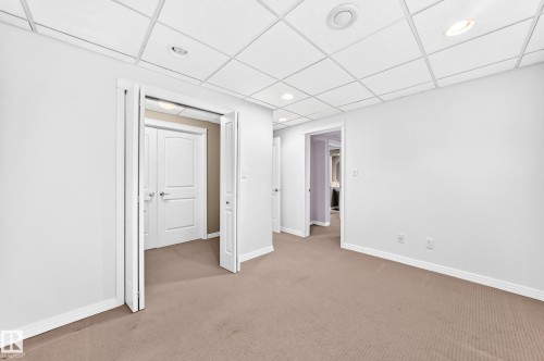 6307 92A Avenue Nw, Edmonton, AB - Indoor Photo Showing Other Room
