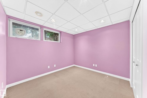 6307 92A Avenue Nw, Edmonton, AB - Indoor Photo Showing Other Room