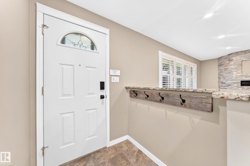 6307 92A Avenue Nw, Edmonton, AB - Indoor
